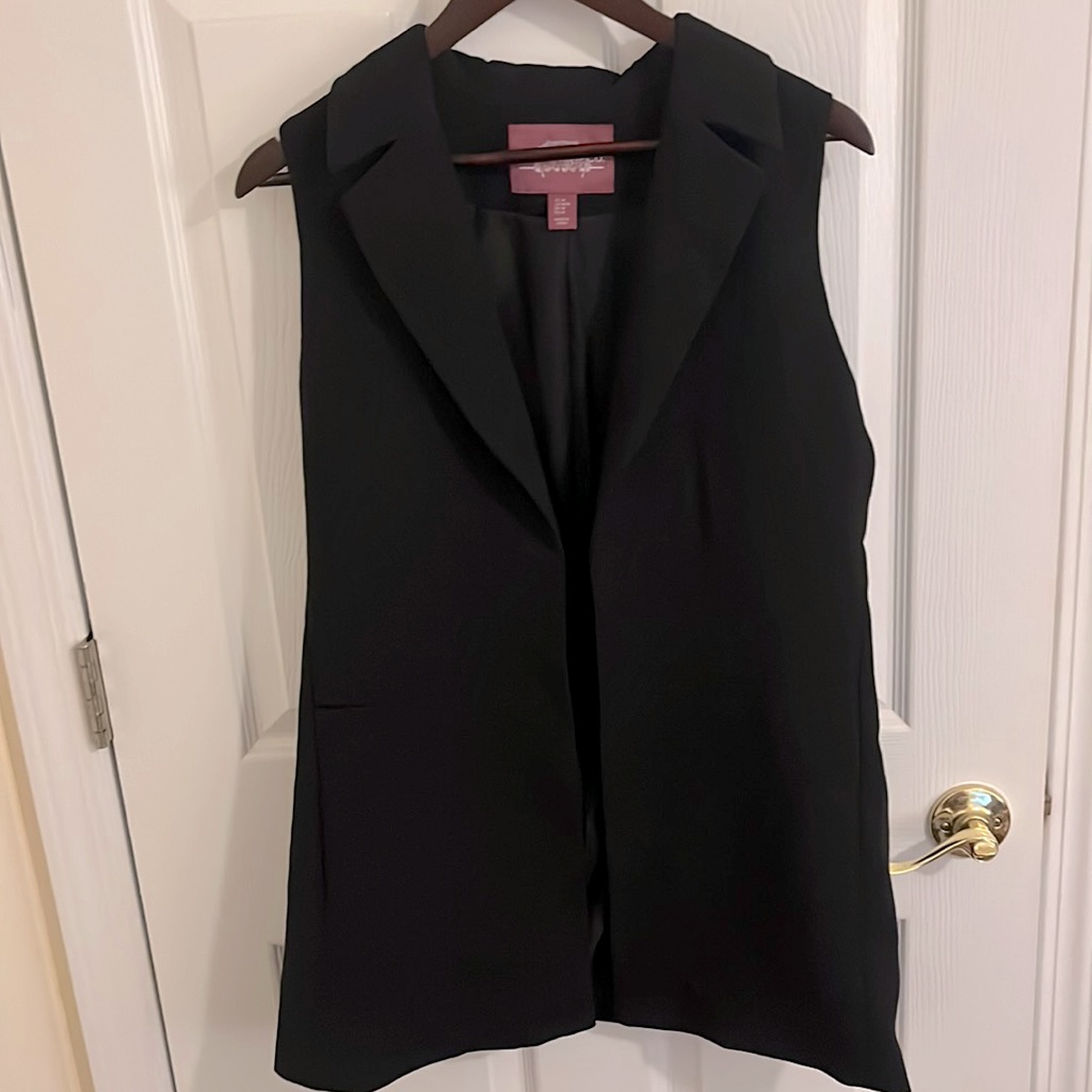 Nwot. The Savile Row Co. London Black Long And Lined Sleeveless Blazer. Size M.